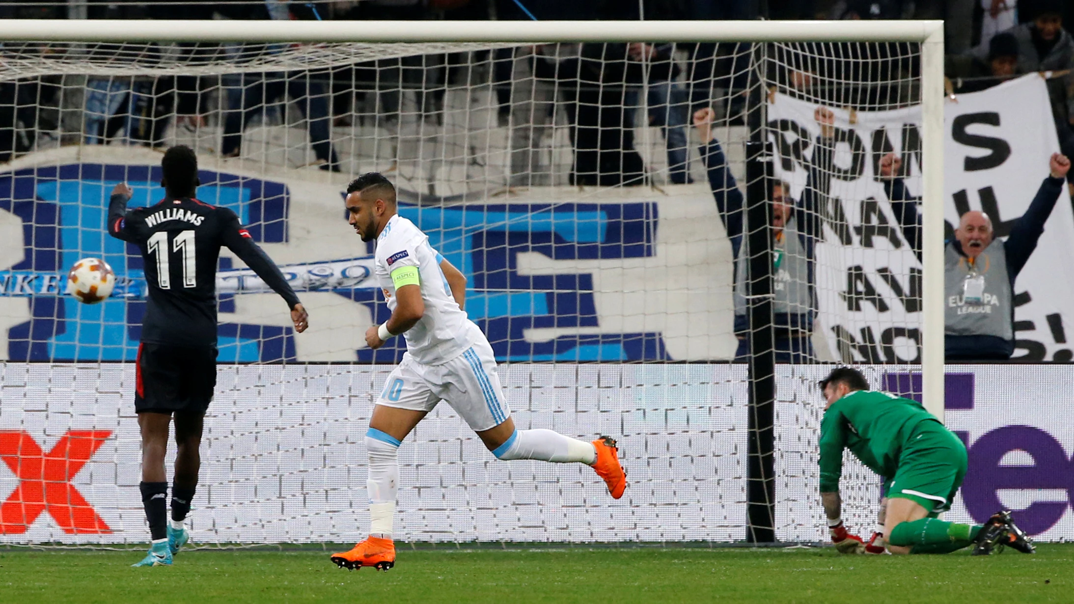 Dimitri Payet celebra el 2-0 ante Herrerín