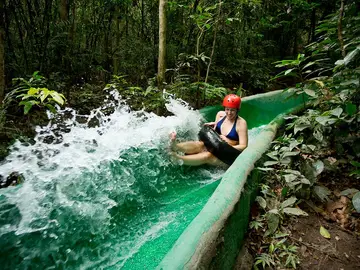 Tobogán acuático.Buena Vista Lodge & Adventure Tobogán acuático.Buena Vista Lodge & Adventure