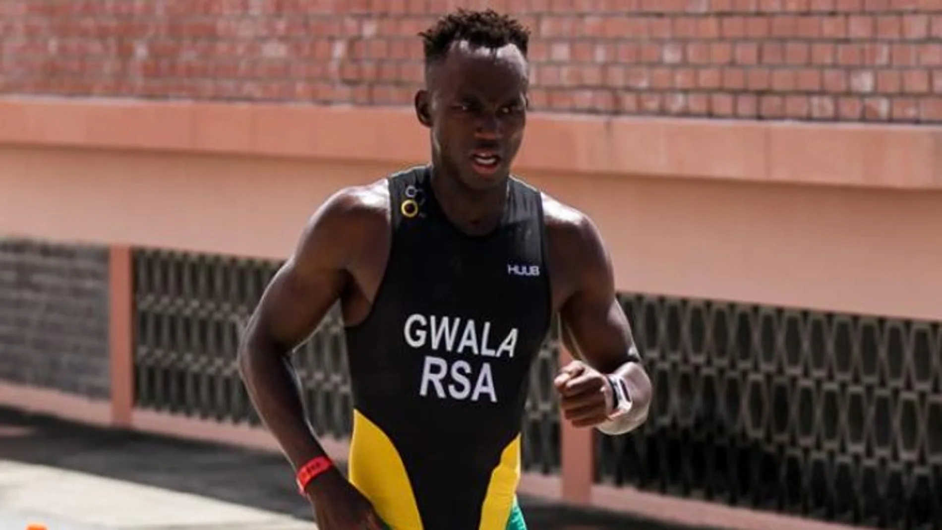 El triatleta Mhlengi Gwala