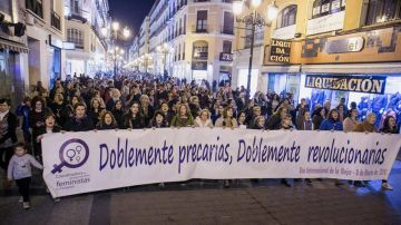 Concentración en Zaragoza para defender la igualdad en el Día Internacional de la Mujer