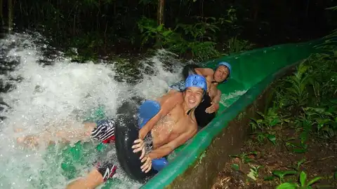 Tobogán Acuático. Buena Vista Lodge & Adventure El tobogán acuático más largo de Costa Rica