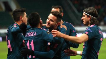 Los jugadores de Atlético de Madrid celebran un gol ante el Lokomotiv