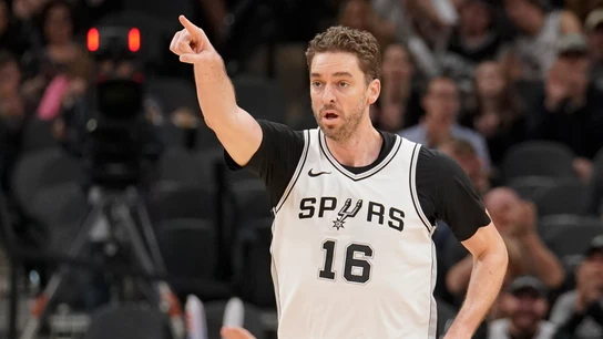 Pau Gasol, en un partido con los San Antonio Spurs Pau Gasol, en un partido con los San Antonio Spurs