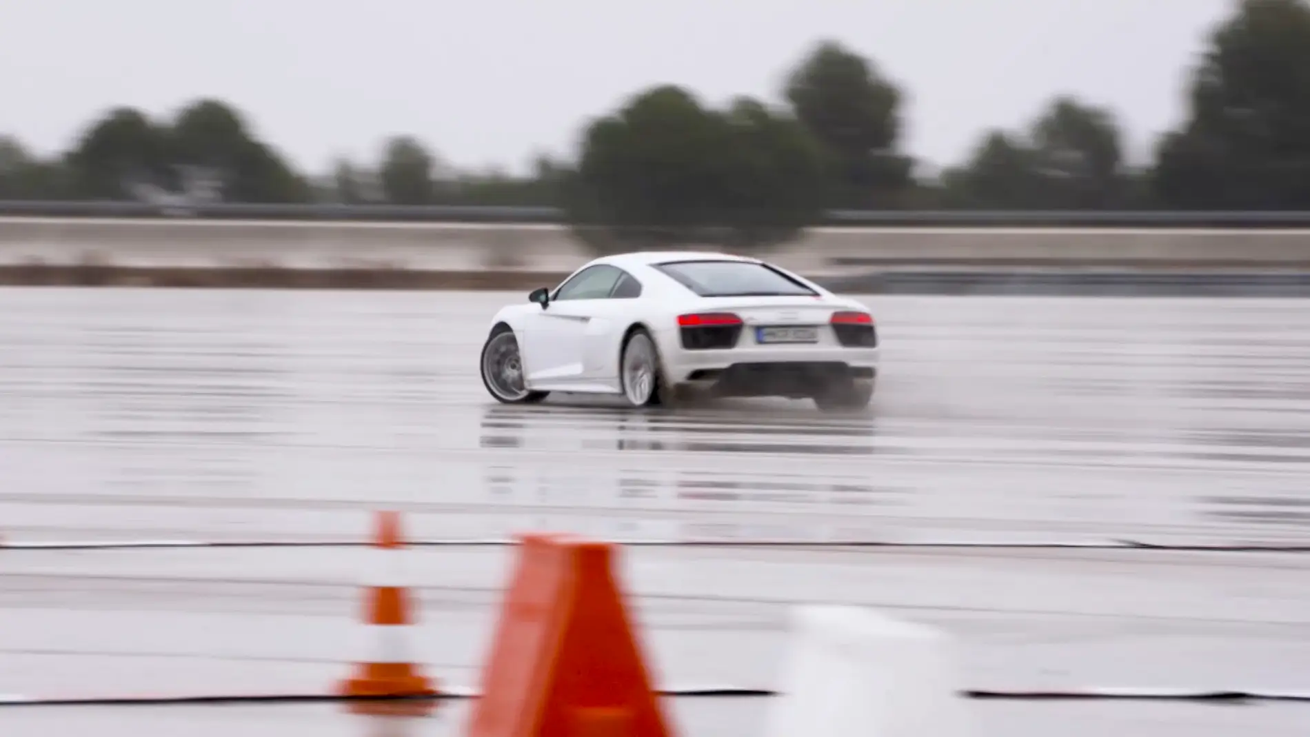 Probamos el nuevo Audi R8 RWS, el primero de la saga a propulsión: Adrenalina y conducción 'pura' - Centímetros Cúbicos