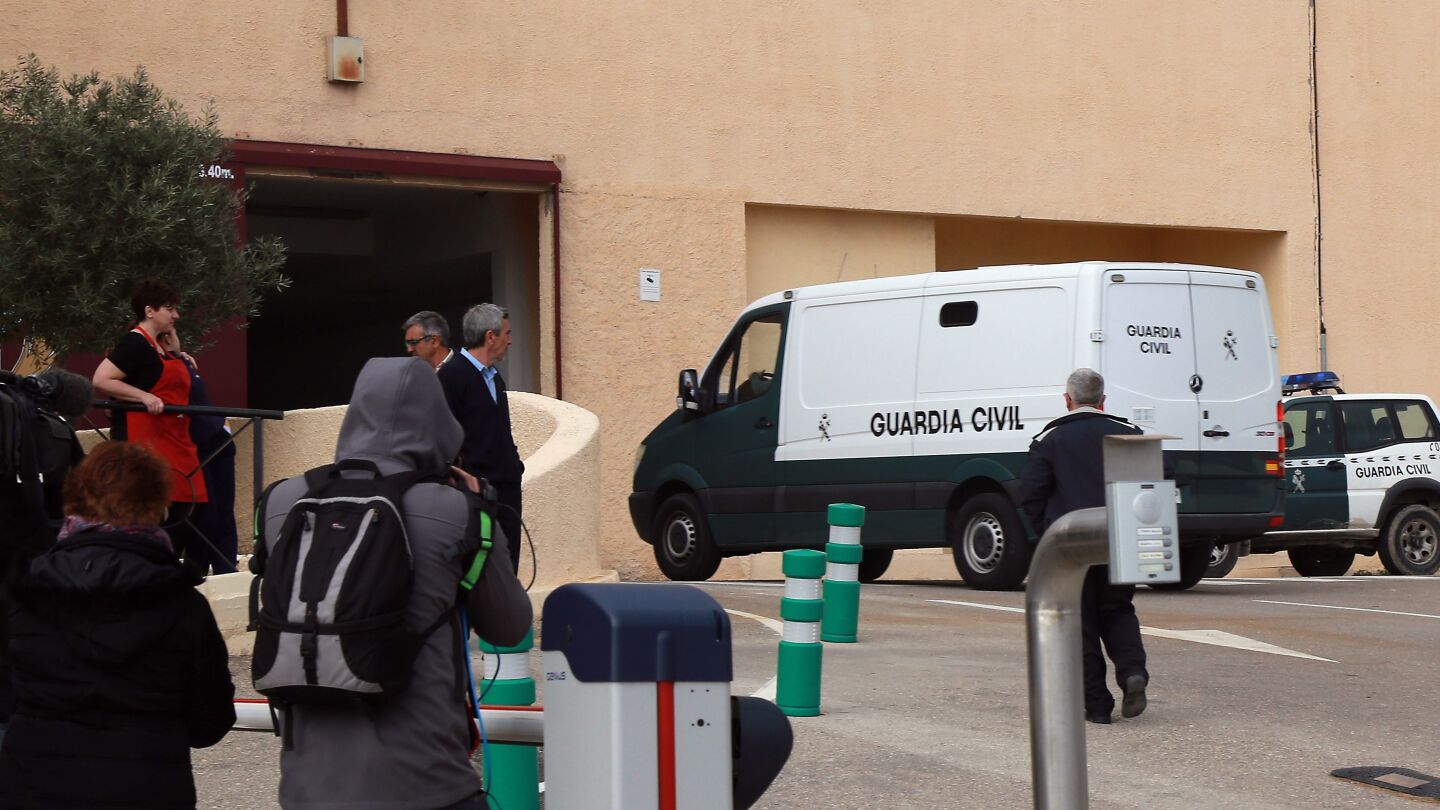 Un furg&oacute;n policial traslada a Ana Julia Quezada, la autora confesa de la muerte del ni&ntilde;o Gabriel Cruz