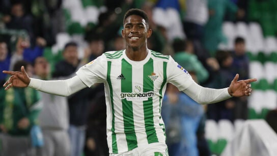 Junior celebra un gol