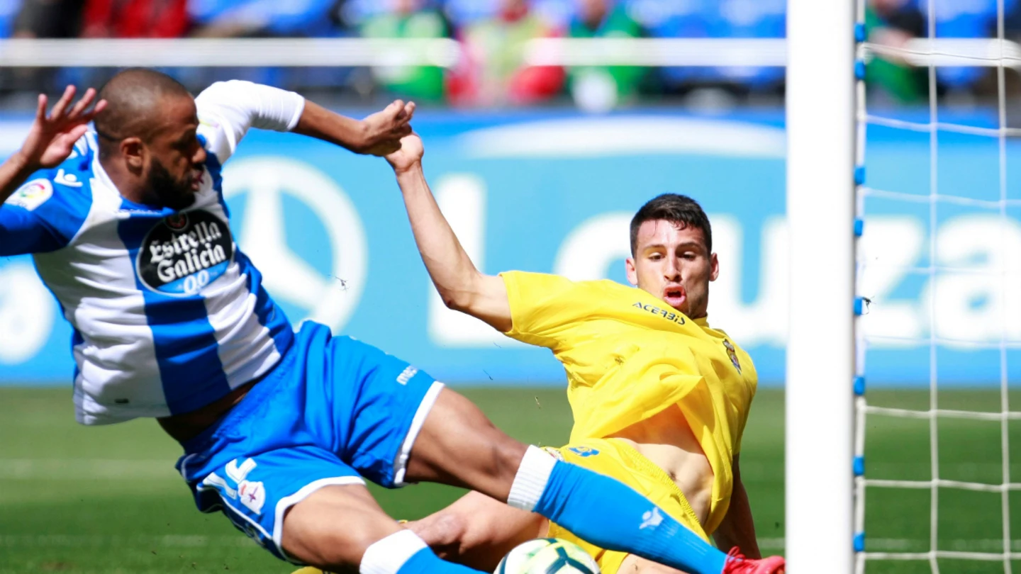 Sidnei puja ante Calleri Sidnei puja ante Calleri