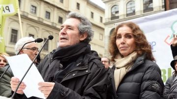 Los cantantes Miguel Ríos y Ana Belén