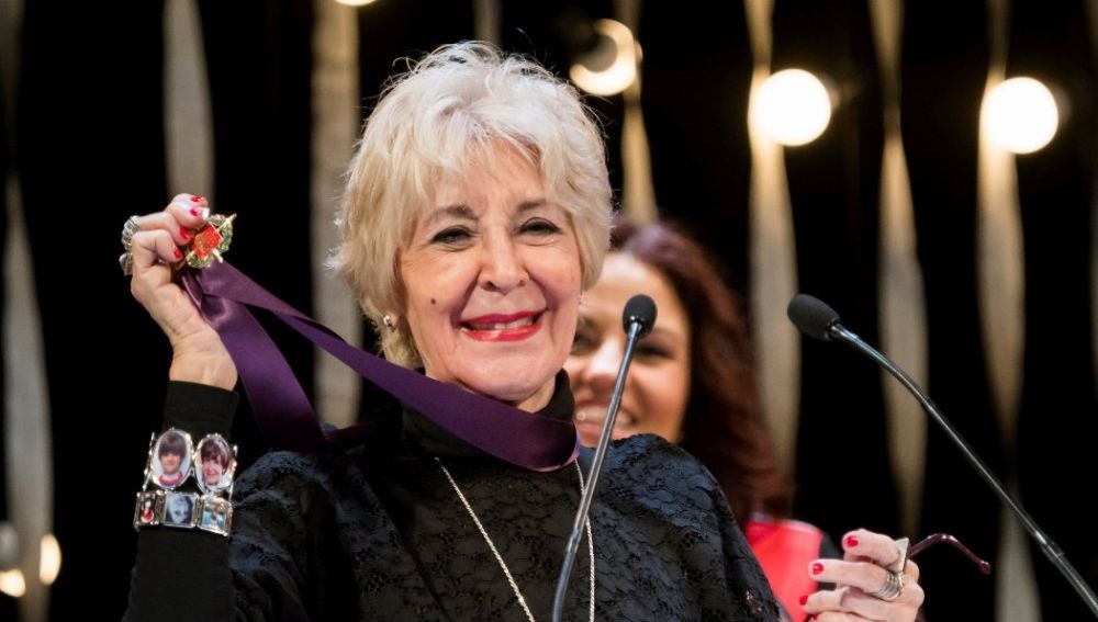 Concha Velasco recibe la medalla de Oro de de Valladolid
