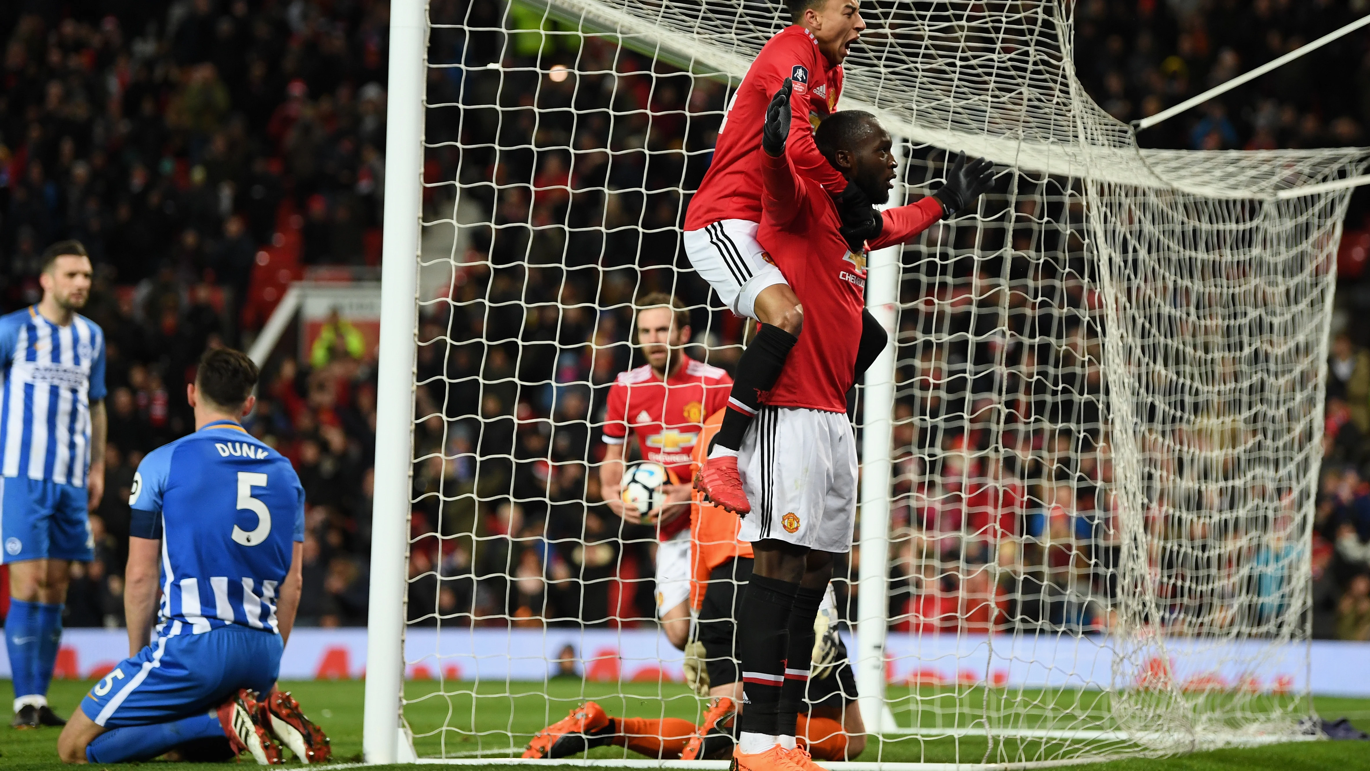 Lukaku celebra su gol con el Manchester United