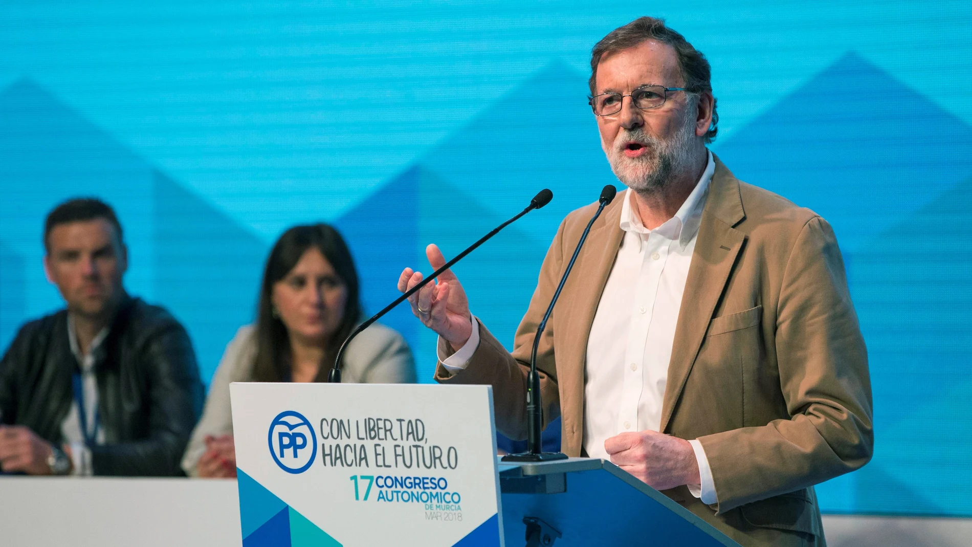 El presidente del Partido Popular Mariano Rajoy, durante su intervención en el XVII Congreso extraordinario del PP 