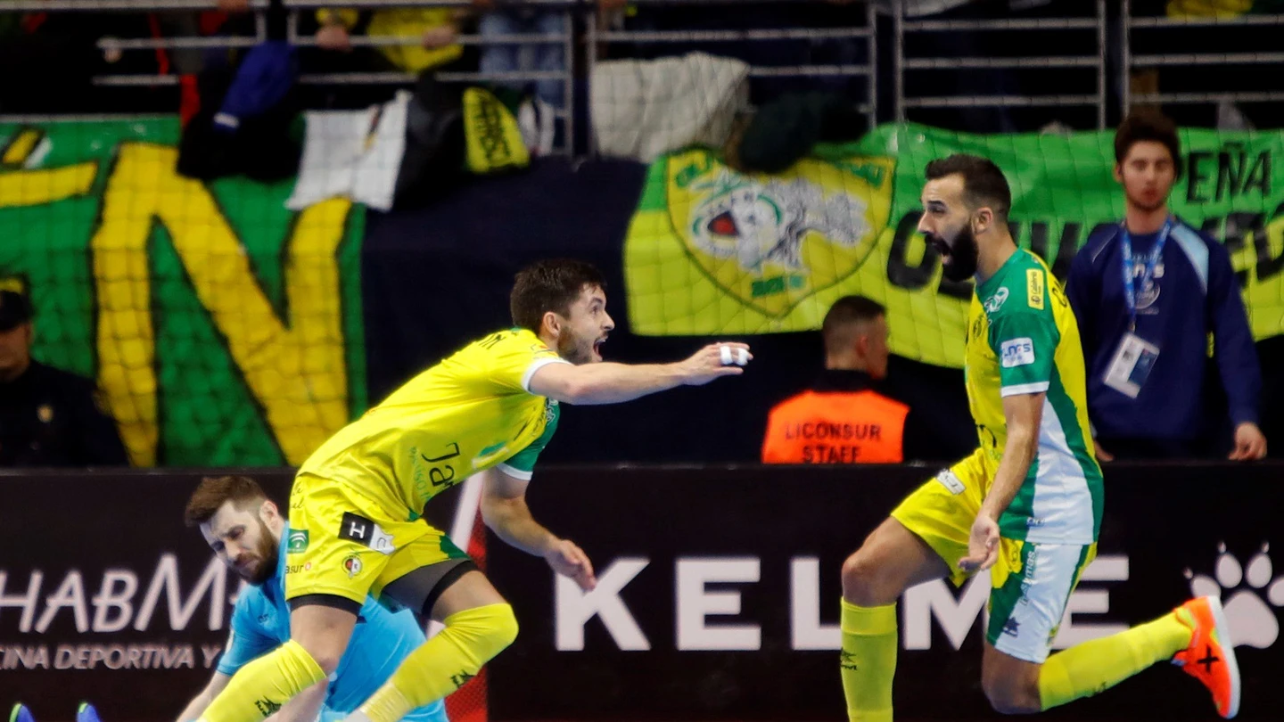 Los jugadores del Jaén Paraíso Interior celebran la Copa del Rey Los jugadores del Jaén Paraíso Interior celebran la Copa del Rey