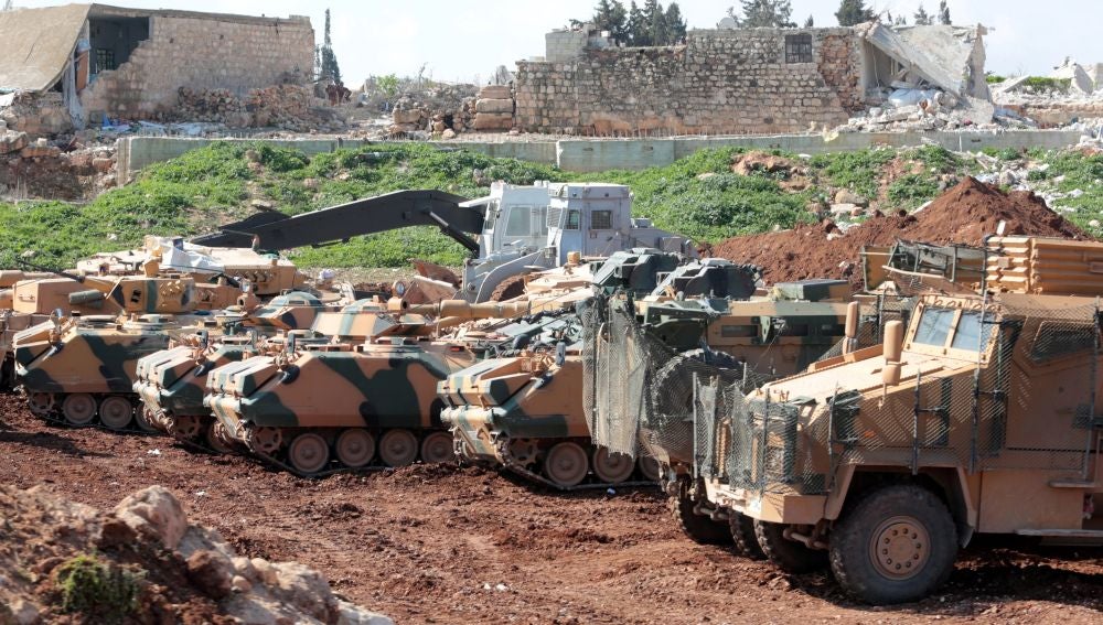 Soldados turcos toman control de un campo de entrenamiento de la milicia kurdosiria Unidades de Protección del Pueblo