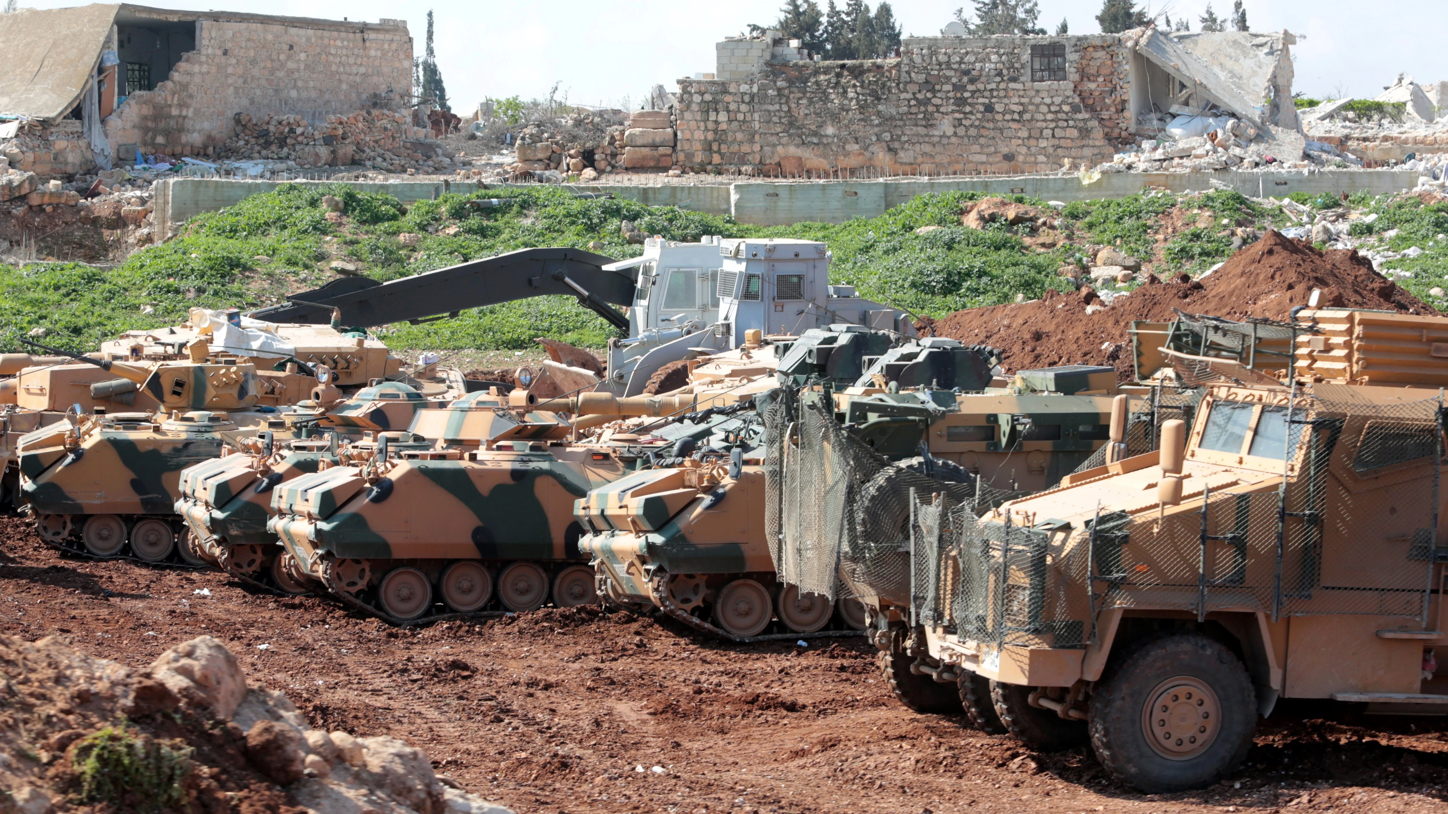 Soldados turcos toman control de un campo de entrenamiento de la milicia kurdosiria Unidades de Protección del Pueblo Soldados turcos toman control de un campo de entrenamiento de la milicia kurdosiria Unidades de Protección del Pueblo