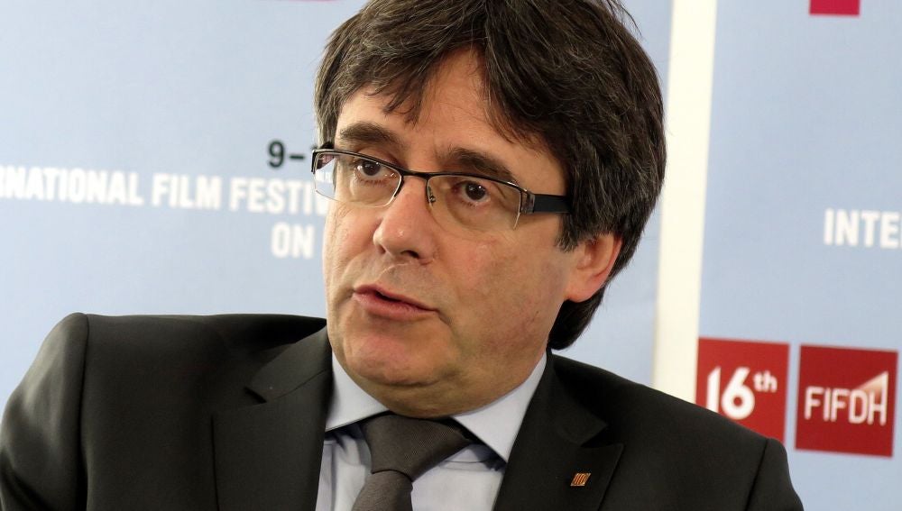 El expresidente catalán Carles Puigdemont durante un encuentro con la prensa hoy en Ginebra