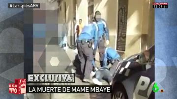 Las imágenes que demuestran que los policías sí intentaron salvar la vida de Mame Mbaye, el mantero senegalés muerto en Lavapiés