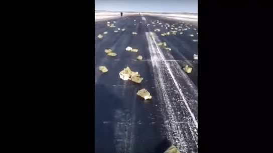 Los lingotes que cayeron a lo largo de la pista Los lingotes que cayeron a lo largo de la pista