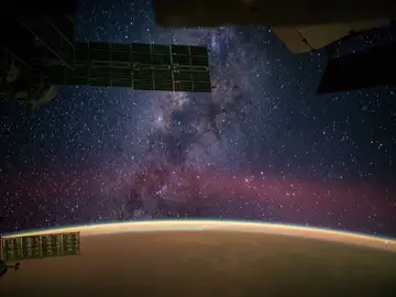 Si los extraterrestres de la Vía Láctea están enviando señales al espacio, puede que las recibamos cuando ya se hayan extinguido Si los extraterrestres de la Vía Láctea están enviando señales al espacio, puede que las recibamos cuando ya se hayan extinguido