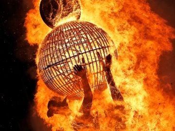 Con la Cremá de la Falla Municipal terminan las Fallas 2018 Con la Cremá de la Falla Municipal terminan las Fallas 2018