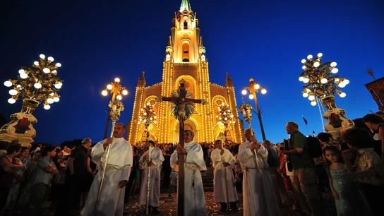 Procesión Viernes Santo Una Semana Santa auténtica y emocionante