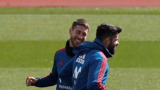 Sergio Ramos y Diego Costa, entre bromas