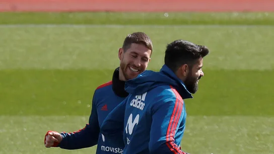 Sergio Ramos y Diego Costa, entre bromas Sergio Ramos y Diego Costa, entre bromas