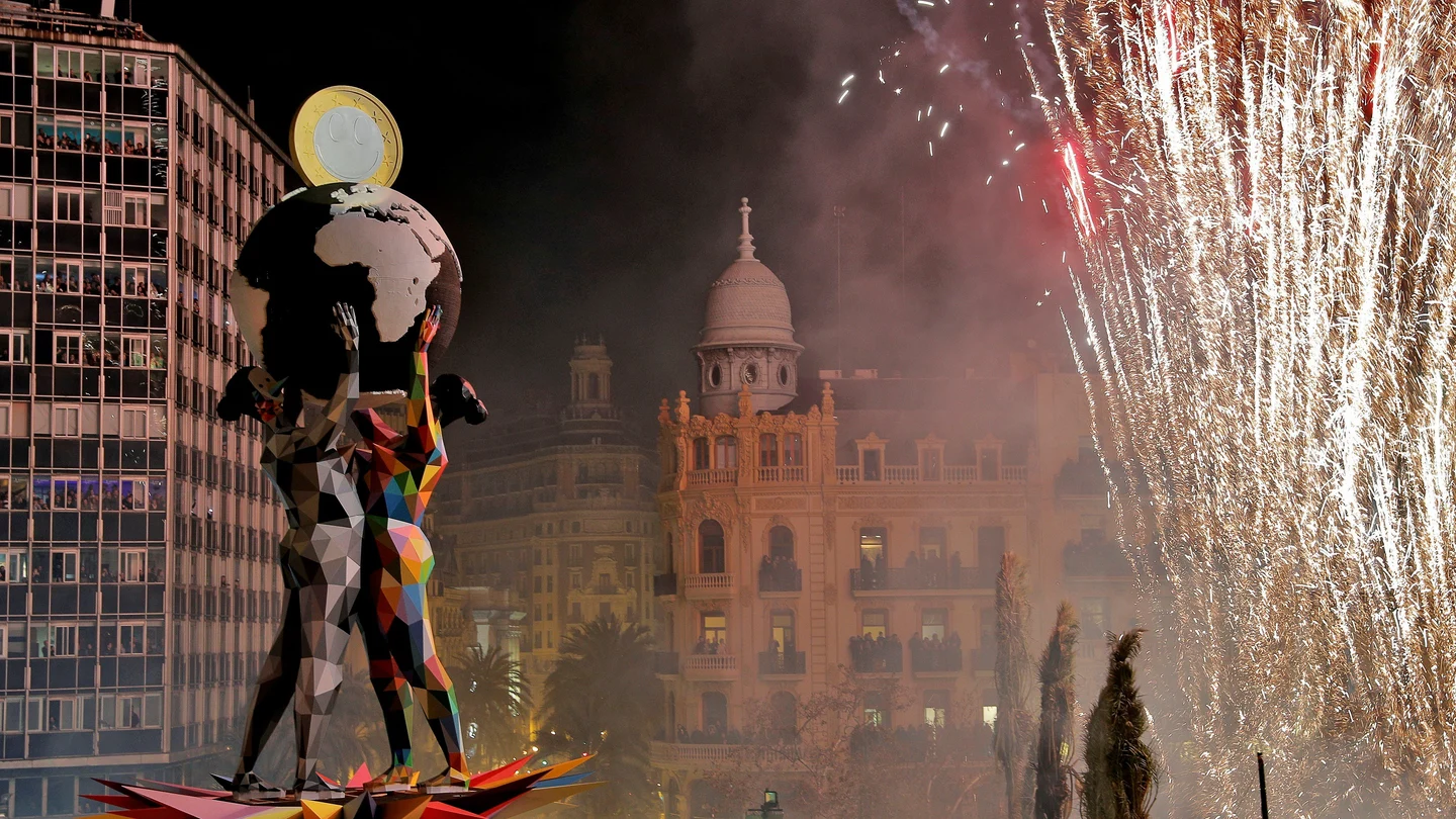 Con la Cremá de la Falla Municipal terminan las Fallas 2018 Con la Cremá de la Falla Municipal terminan las Fallas 2018
