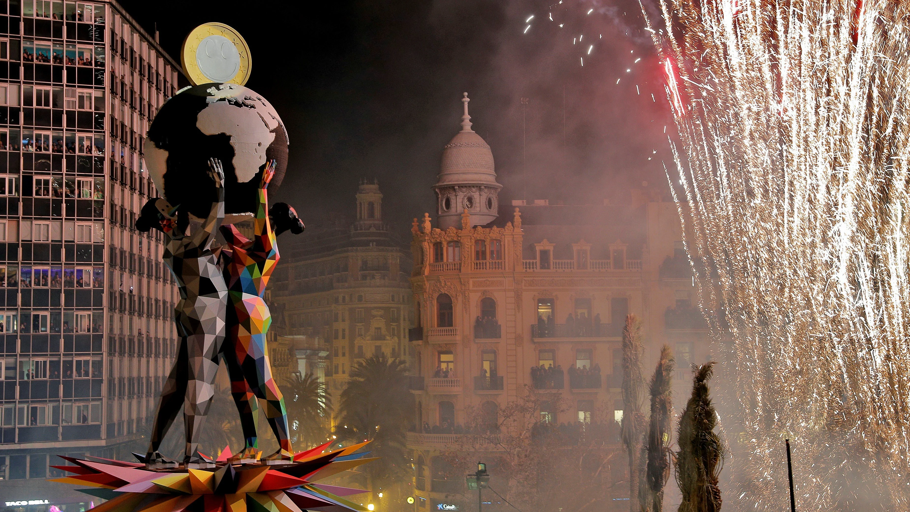 Con la Cremá de la Falla Municipal terminan las Fallas 2018