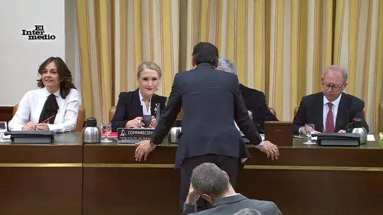 El flirteo de Cristina Cifuentes y Fernando Martínez-Maíllo ante los diputados El flirteo de Cristina Cifuentes y Fernando Martínez-Maíllo ante los diputados