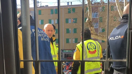 Un hombre amenaza con quemarse en una oficina de Hacienda en Madrid Un hombre amenaza con quemarse en una oficina de Hacienda en Madrid