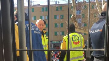 Un hombre amenaza con quemarse en una oficina de Hacienda en Madrid