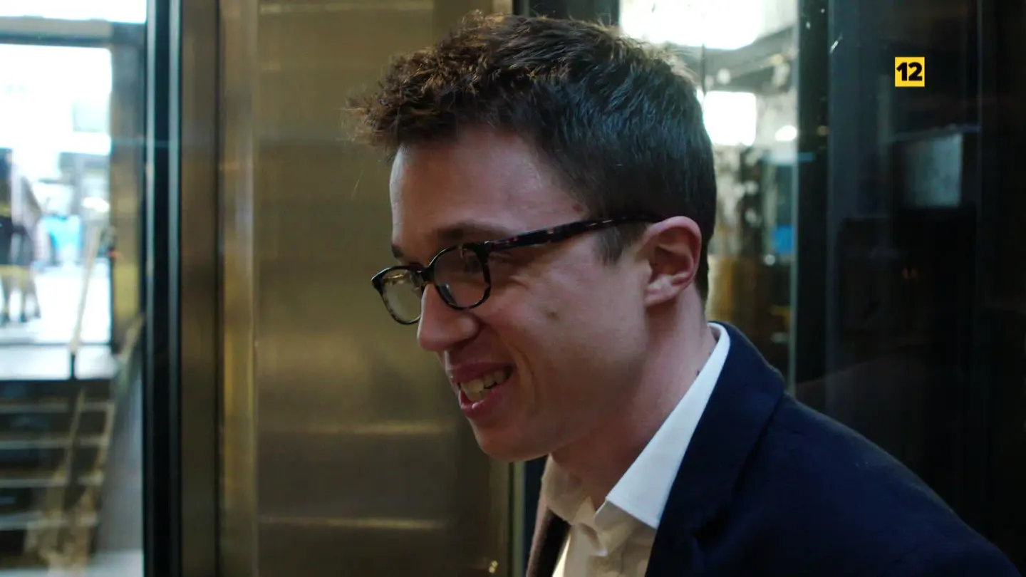 Íñigo Errejón habla con Cristina Pardo Íñigo Errejón habla con Cristina Pardo