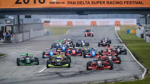 Antolín González debuta en la Asian Formula Renault Series con victoria Antolín González debuta en la Asian Formula Renault Series con victoria