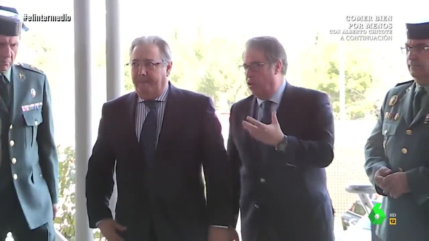 El Intermedio desvela en exclusiva la &lsquo;conversaci&oacute;n&rsquo; de Serrano y Zoido en la presentaci&oacute;n de las motos con radar de la DGT