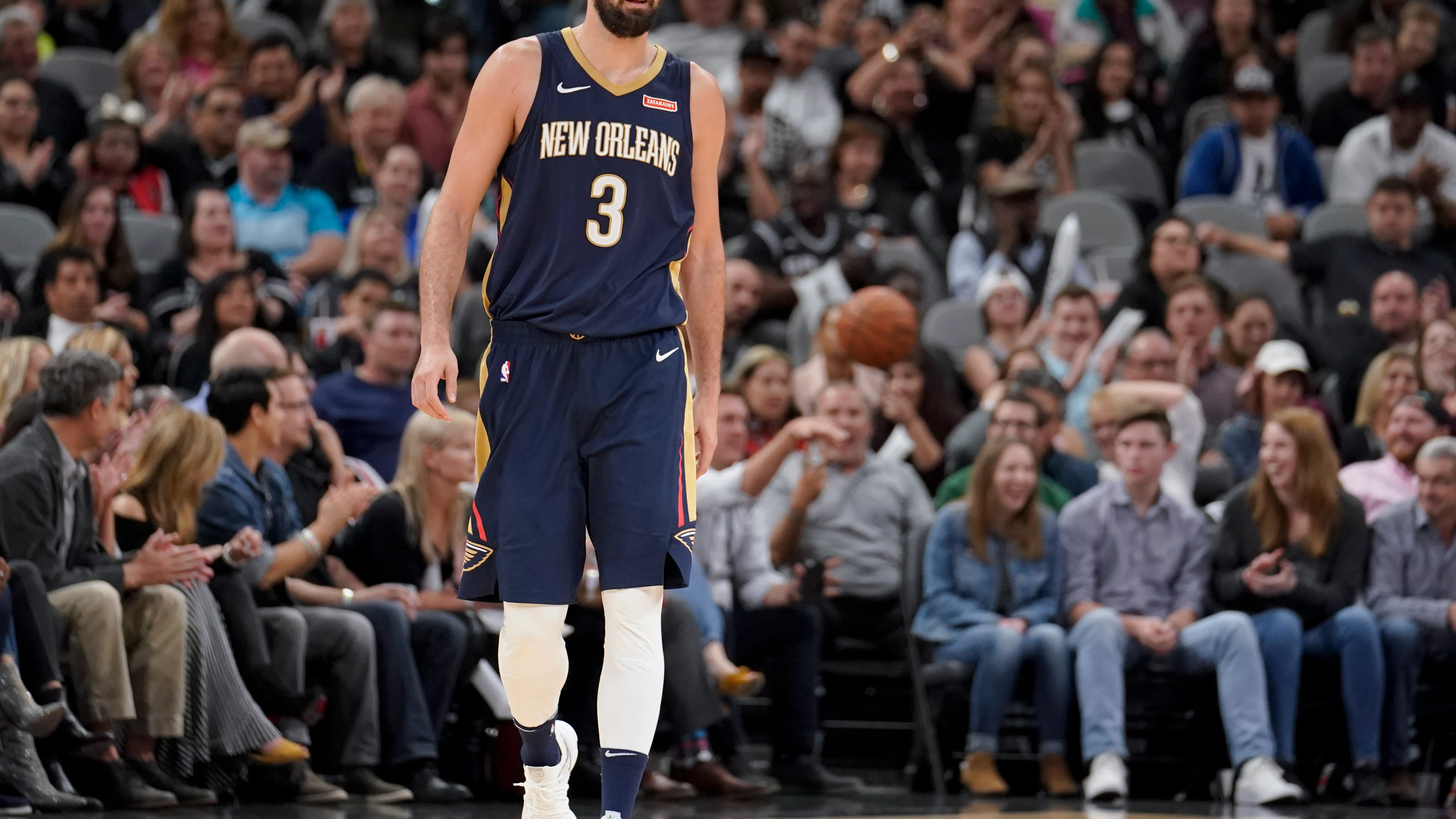 Mirotic, durante un partido con los Pelicans