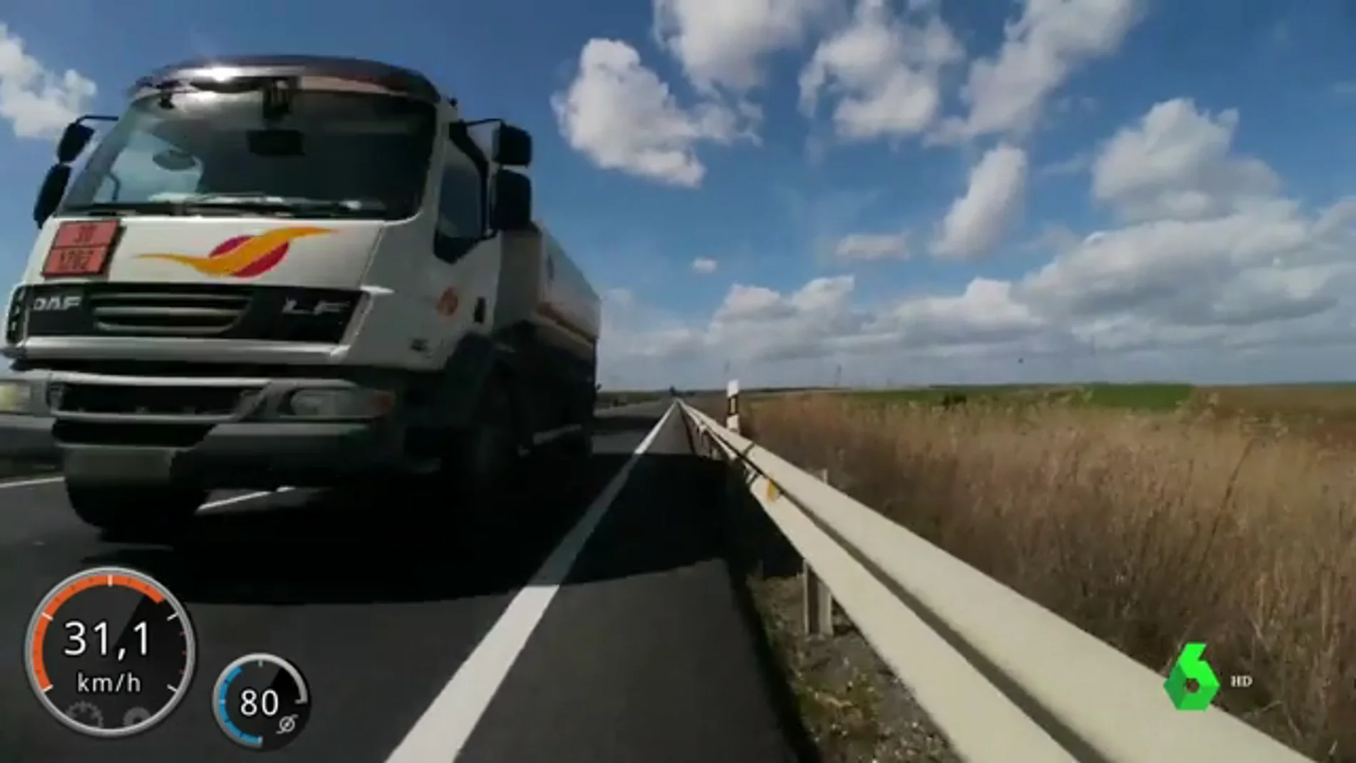 Una captura del vídeo que grabó el ciclista