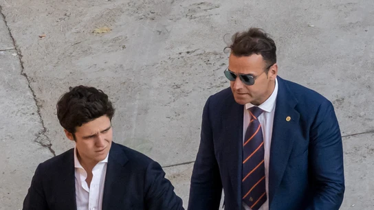 Froilán junto a uno de sus escoltas Froilán junto a uno de sus escoltas