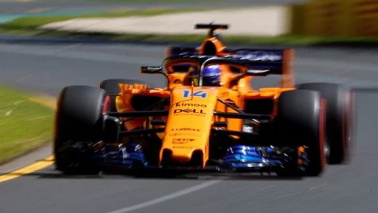 Fernando Alonso rueda con el MCL33 en el circuito de Albert Park Fernando Alonso rueda con el MCL33 en el circuito de Albert Park