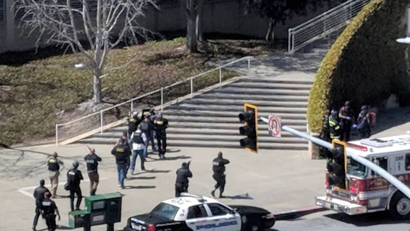 La Polic&iacute;a de San Bruno, en la sede central de Youtube