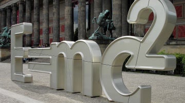 Imagen de la ecuación que simplifica la teoría de la relatividad, en Berlín