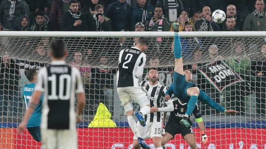 Cristiano anota de chilena ante la Juventus