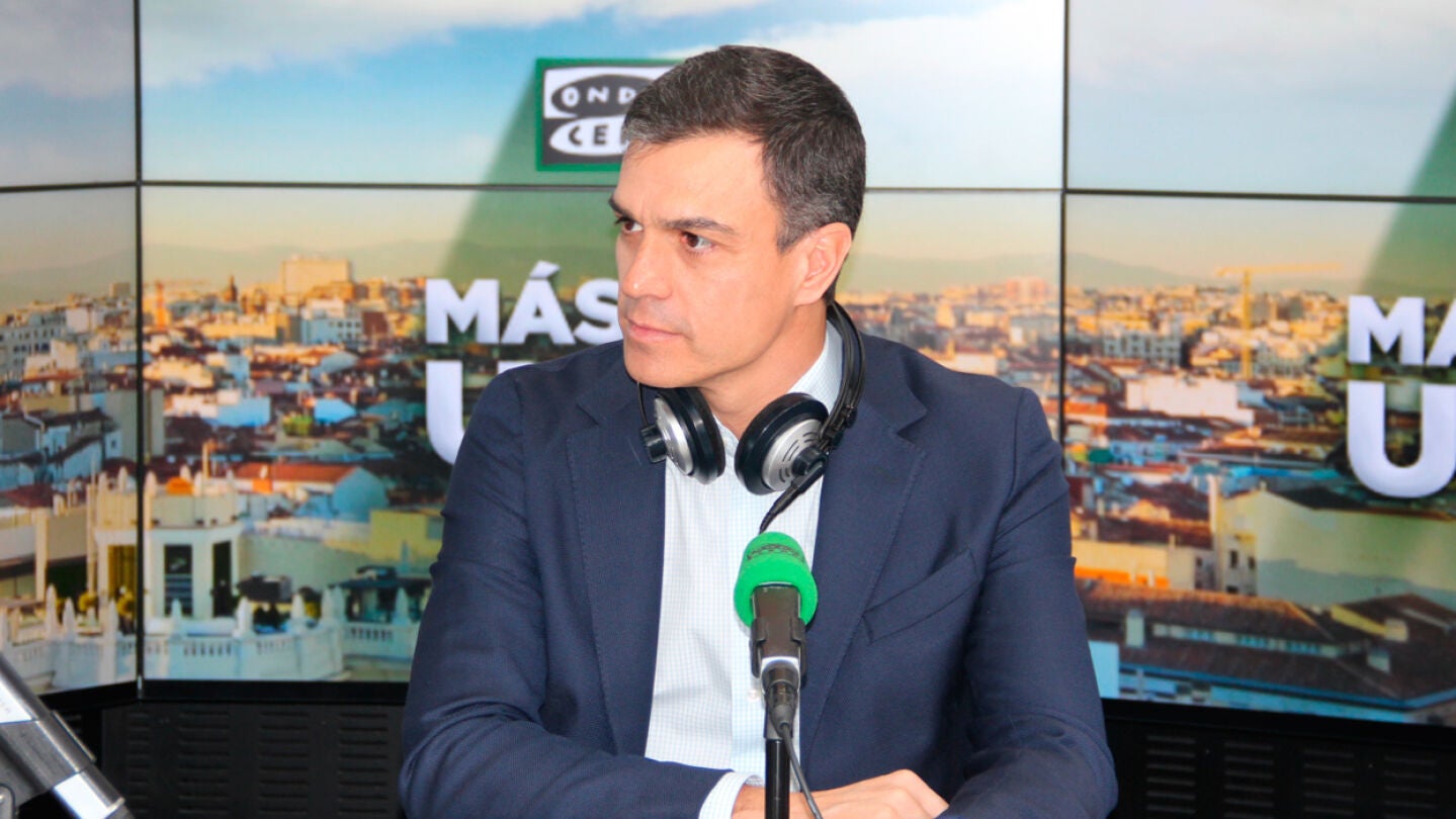El l&iacute;der del PSOE, Pedro S&aacute;nchez, en los estudios de Onda Cero