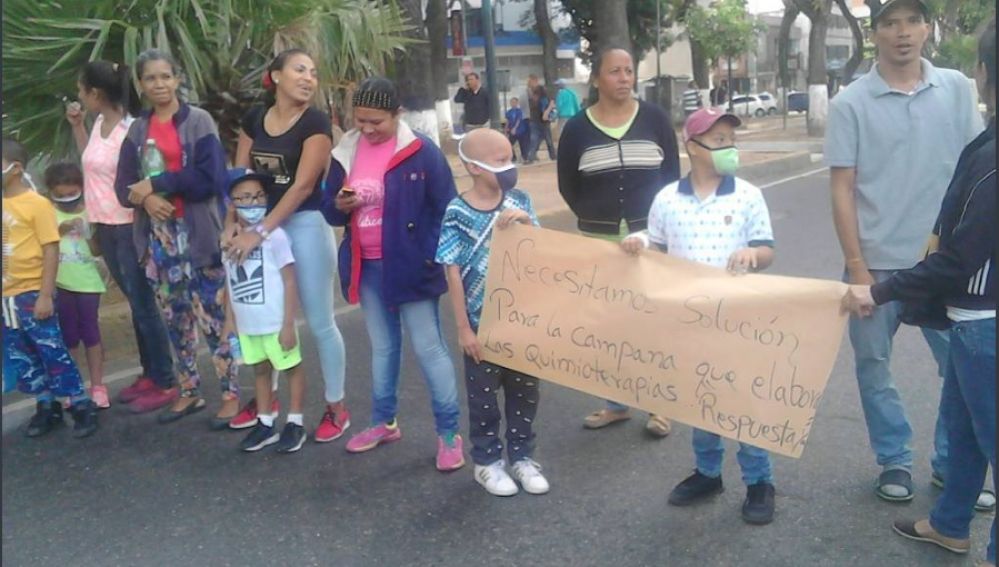 Niños venezolanos denuncian la falta de medicamentos 