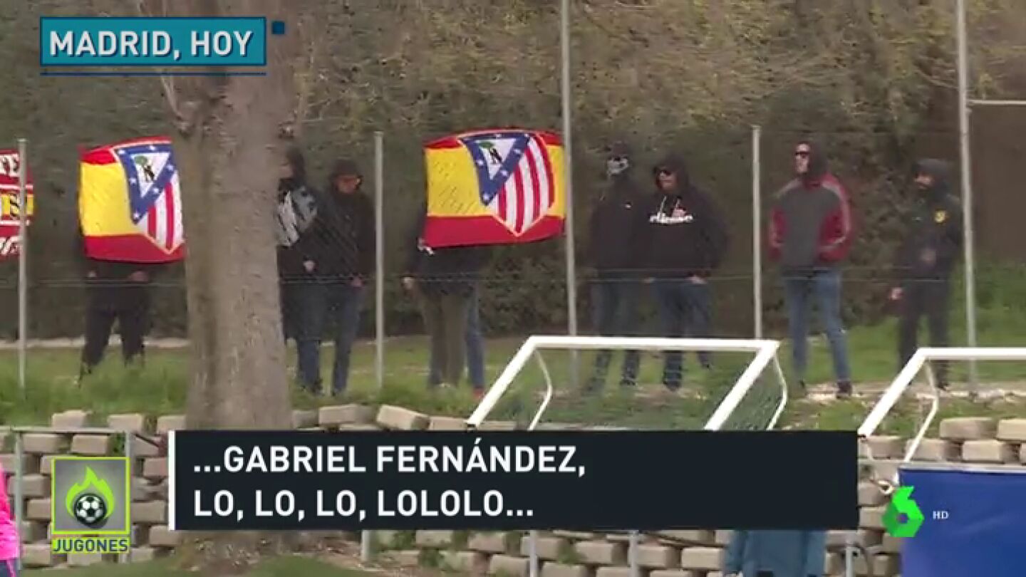 La pol&eacute;mica del escudo del Atl&eacute;tico contin&uacute;a: el Frente se presenta en el entrenamiento y vitorea a Gabi