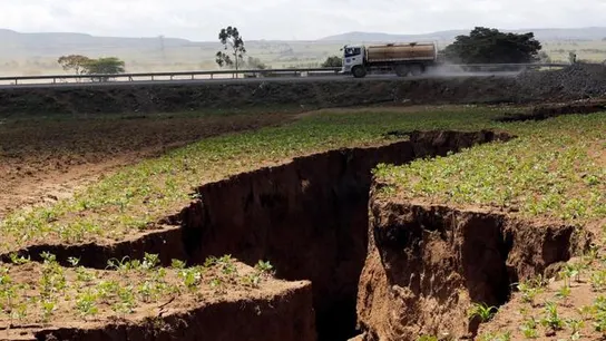 La grieta aparecida en Kenia La grieta aparecida en Kenia