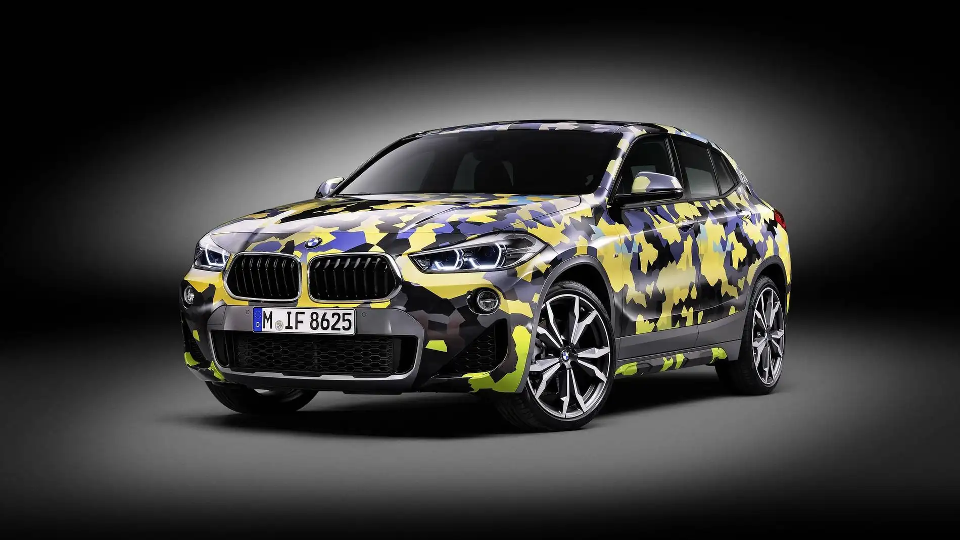 BMW X2: camuflaje digital para distinguirse del resto 