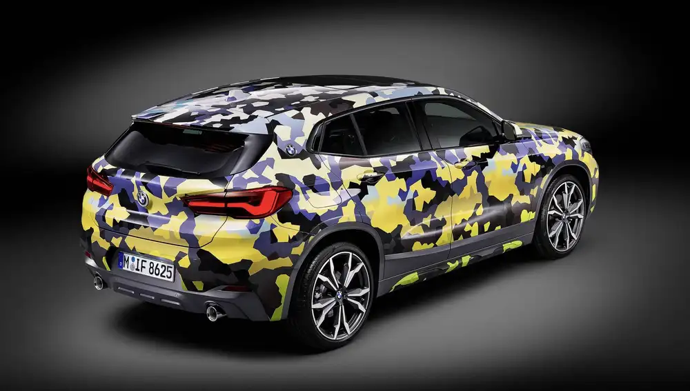 El BMW X2 estrena camuflaje digital: 100% personalizable 