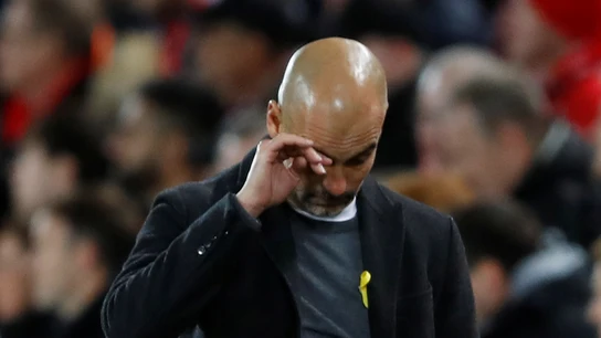 Guardiola, durante el partido contra el Liverpool en Anfield Guardiola, durante el partido contra el Liverpool en Anfield