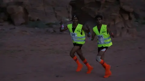 Full Moon Desert Marathon La Carrera de los Marcianos