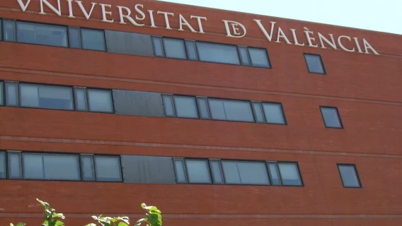 Fachada de la Universitat de València